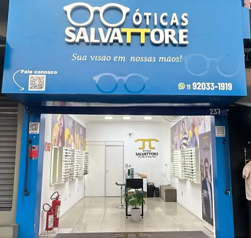 Fachada da Óticas Salvattore